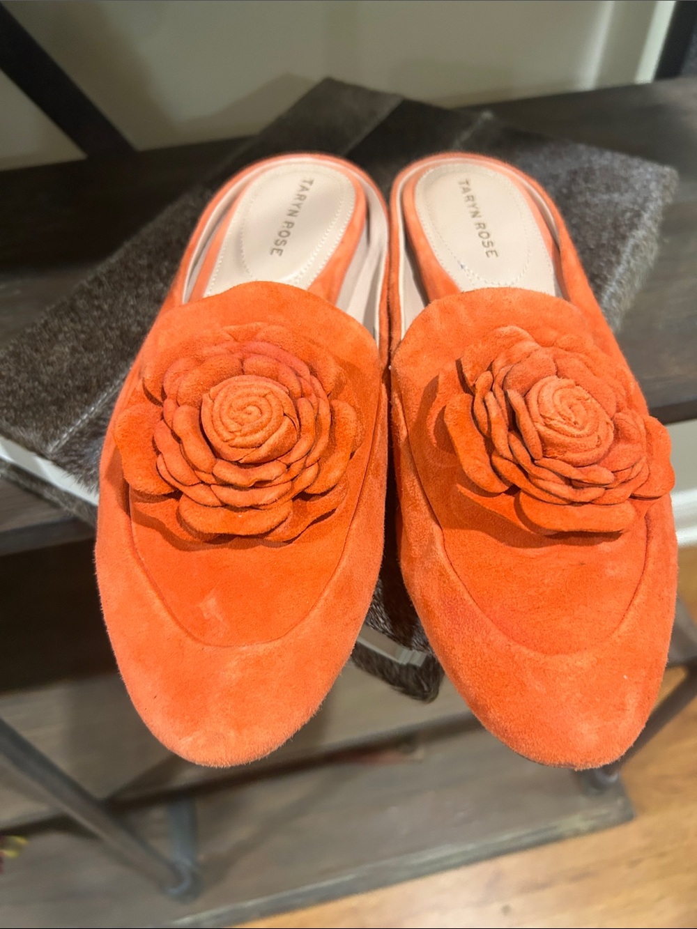 Taryn Rose 8 Orange Suede Floral Mule Loafers